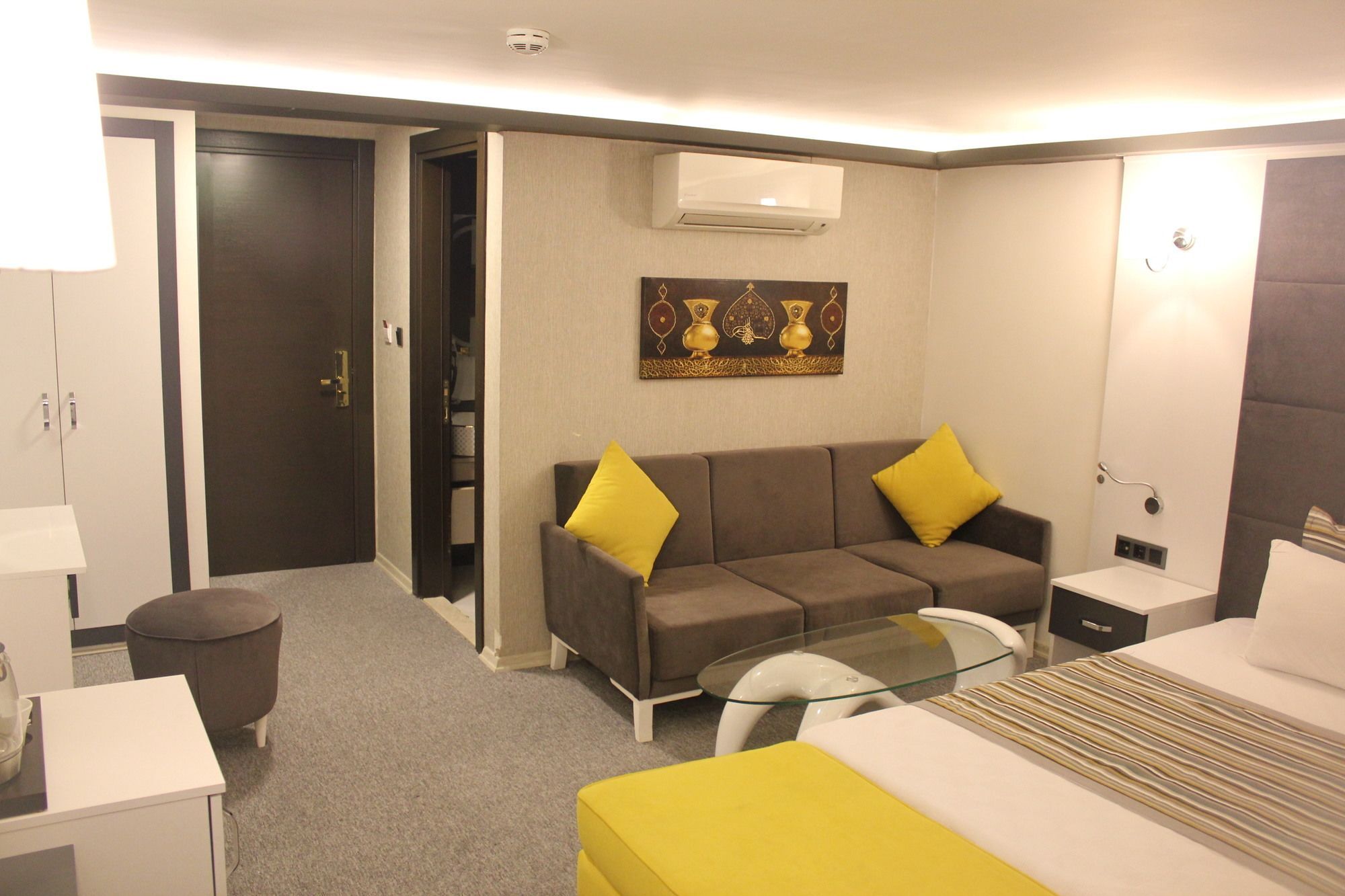 Hotel Taksim Home Стамбул Экстерьер фото