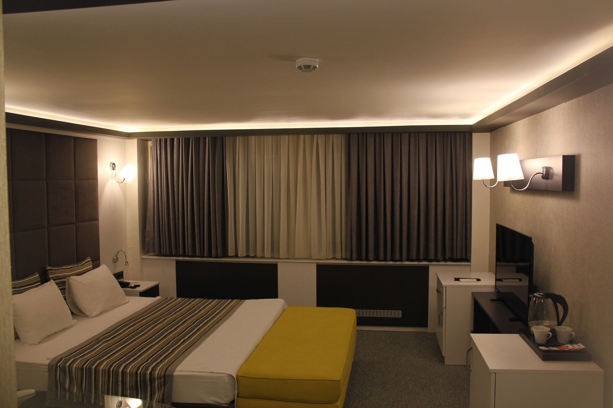 Hotel Taksim Home Стамбул Экстерьер фото